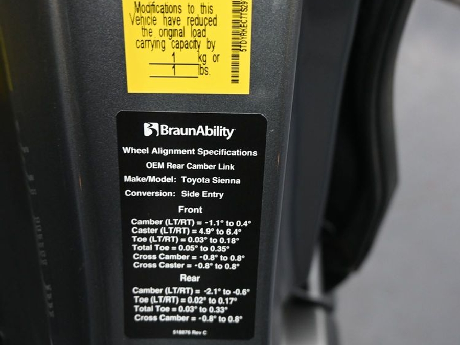 New 2026 Toyota Sienna Hybrid XLE Add - BraunAbility Side Entry Fold Out Automatic Ramp