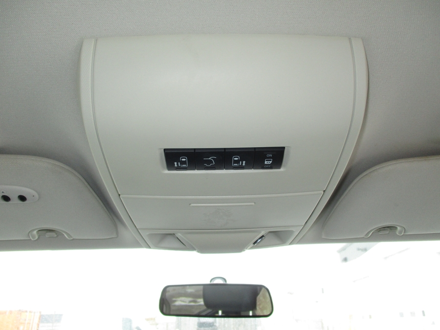 2010 CHRYSLER TOWN AND COUNTRY - Image 18