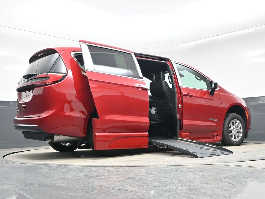 Red Chrysler Pacifica image number 18