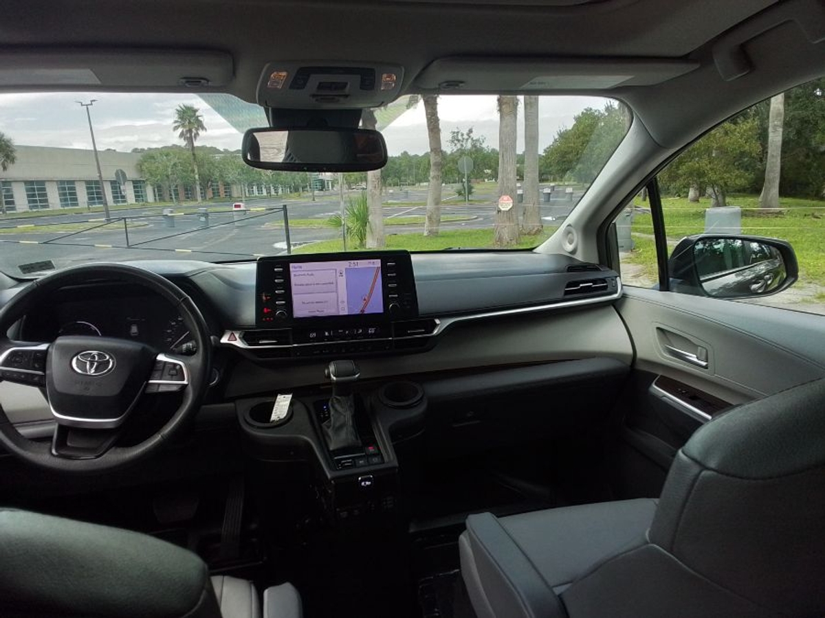 2023 TOYOTA SIENNA - Image 7