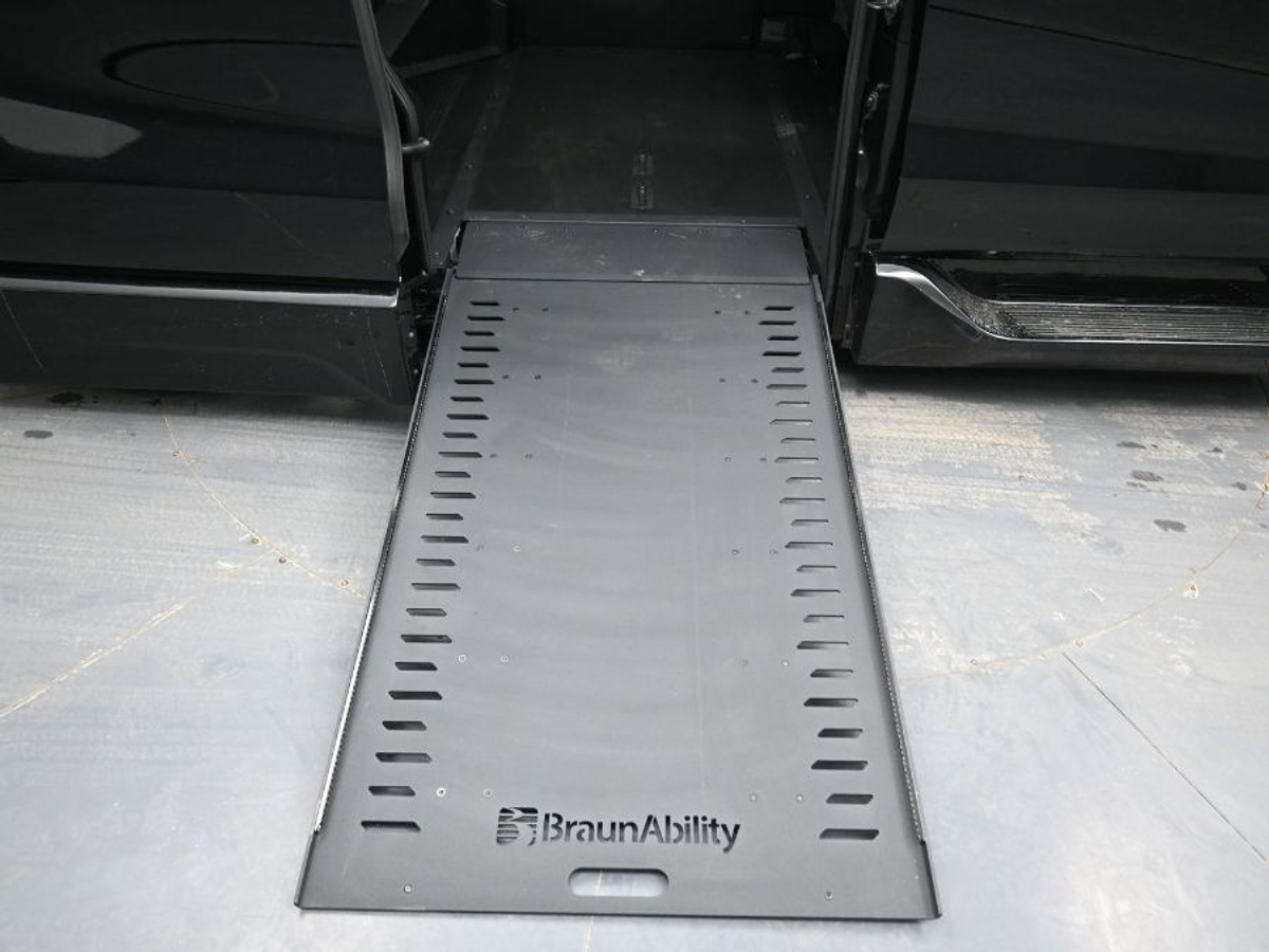 Black Toyota Sienna image number 12