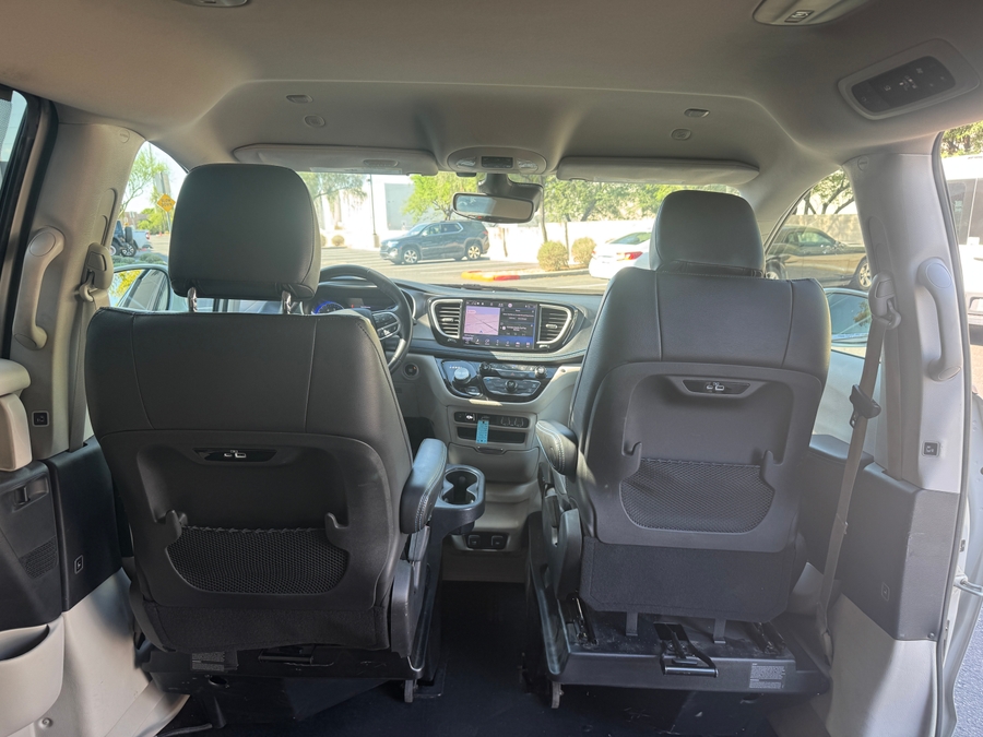 Used 2021 Chrysler Pacifica Touring L - BraunAbility Side Entry Fold Out Automatic Ramp