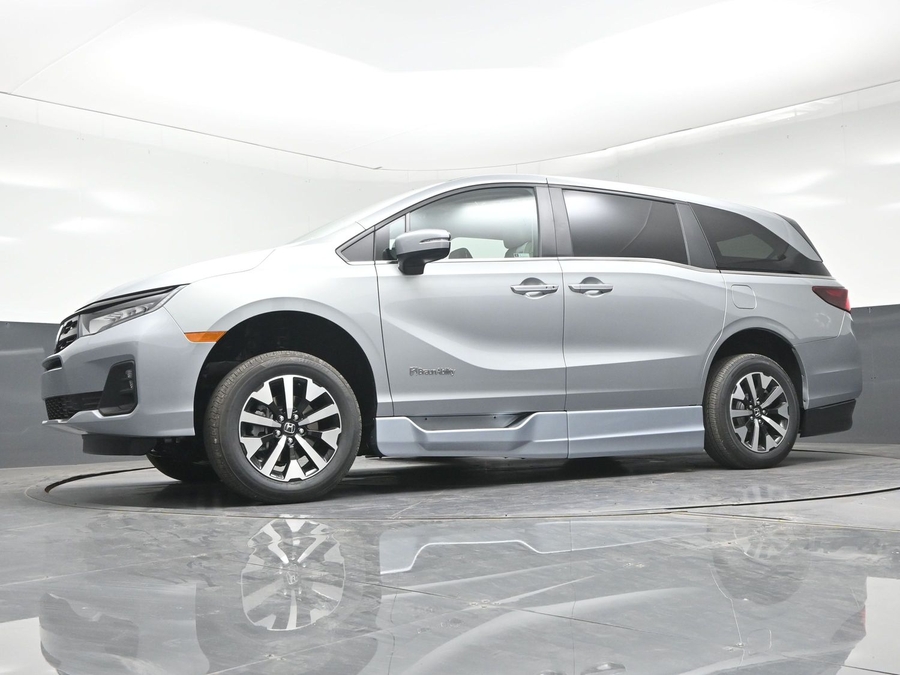 New 2026 Honda Odyssey EX-L - BraunAbility Side Entry In Floor Automatic Ramp