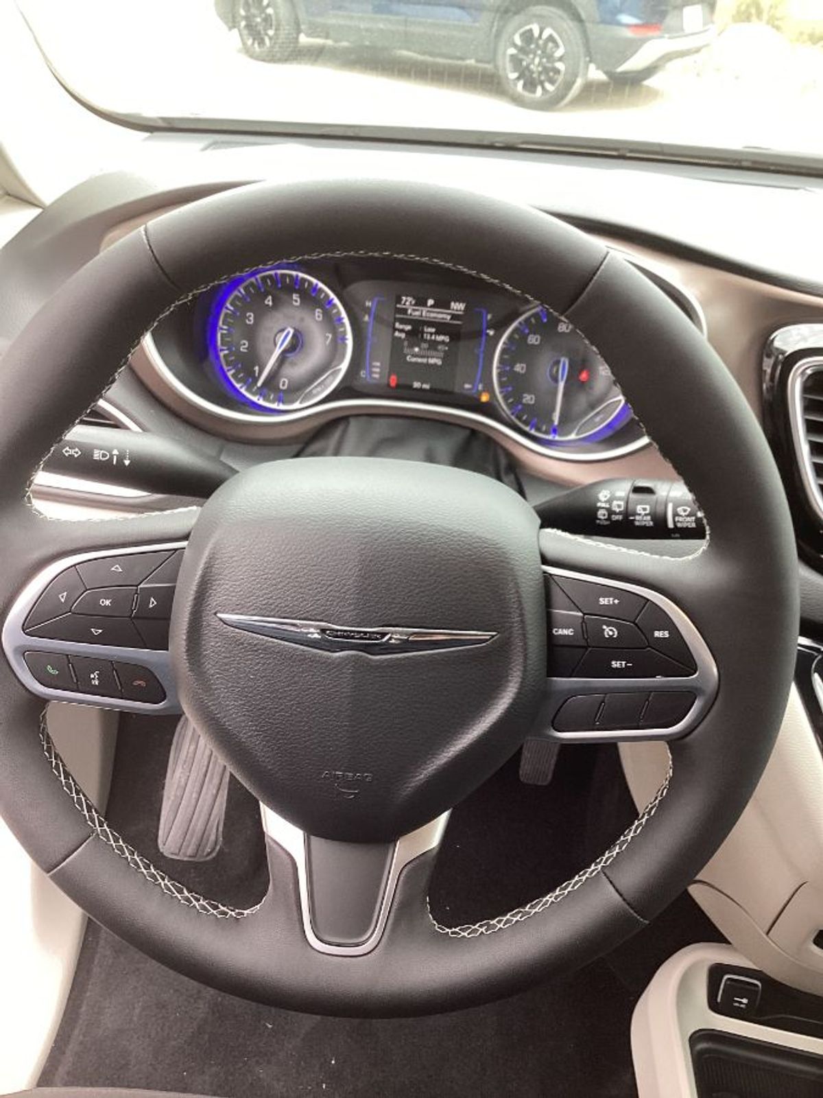 2024 CHRYSLER VOYAGER - Image 8