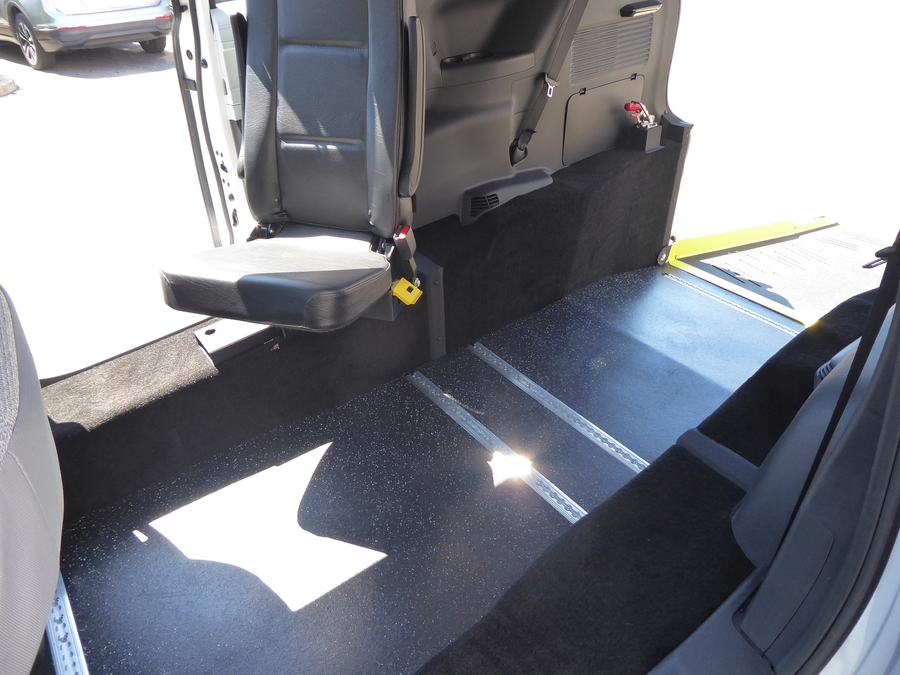 New 2026 Toyota Sienna Hybrid LE - Vantage Mobility Rear Entry Fold Out Manual Ramp