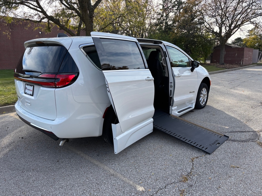 Used 2024 Chrysler Pacifica Touring L - BraunAbility Side Entry Entry In Floor Automatic Ramp