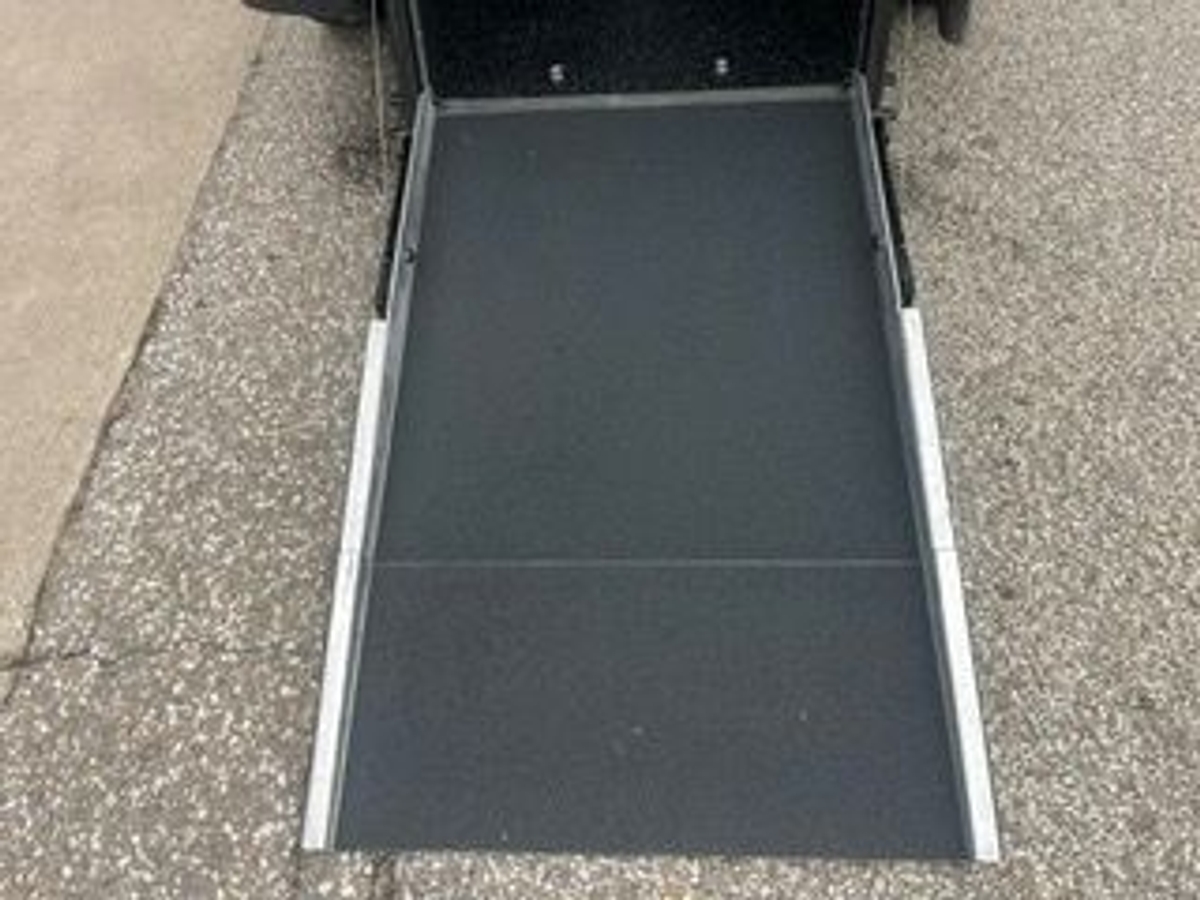 2024 TOYOTA SIENNA - Image 12