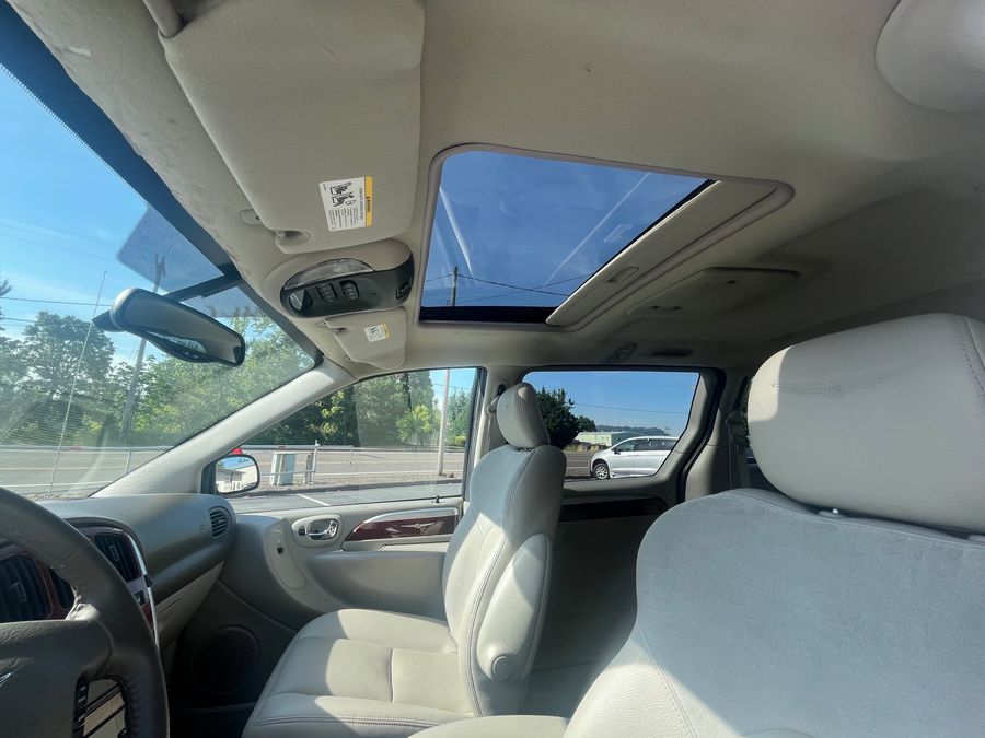Used 2007 Chrysler Town and Country Limited - VMI Side Entry Entry In Floor Automatic Ramp