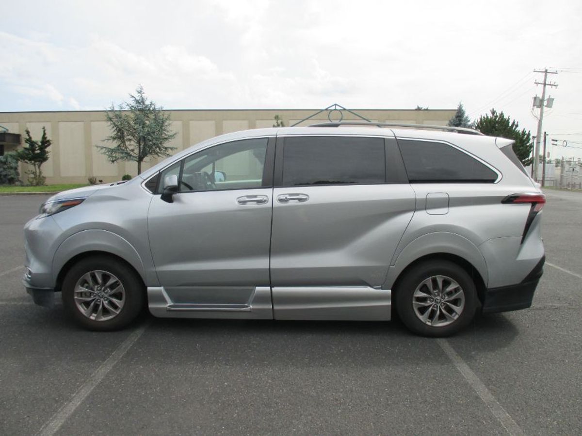 2022 TOYOTA SIENNA - Image 3