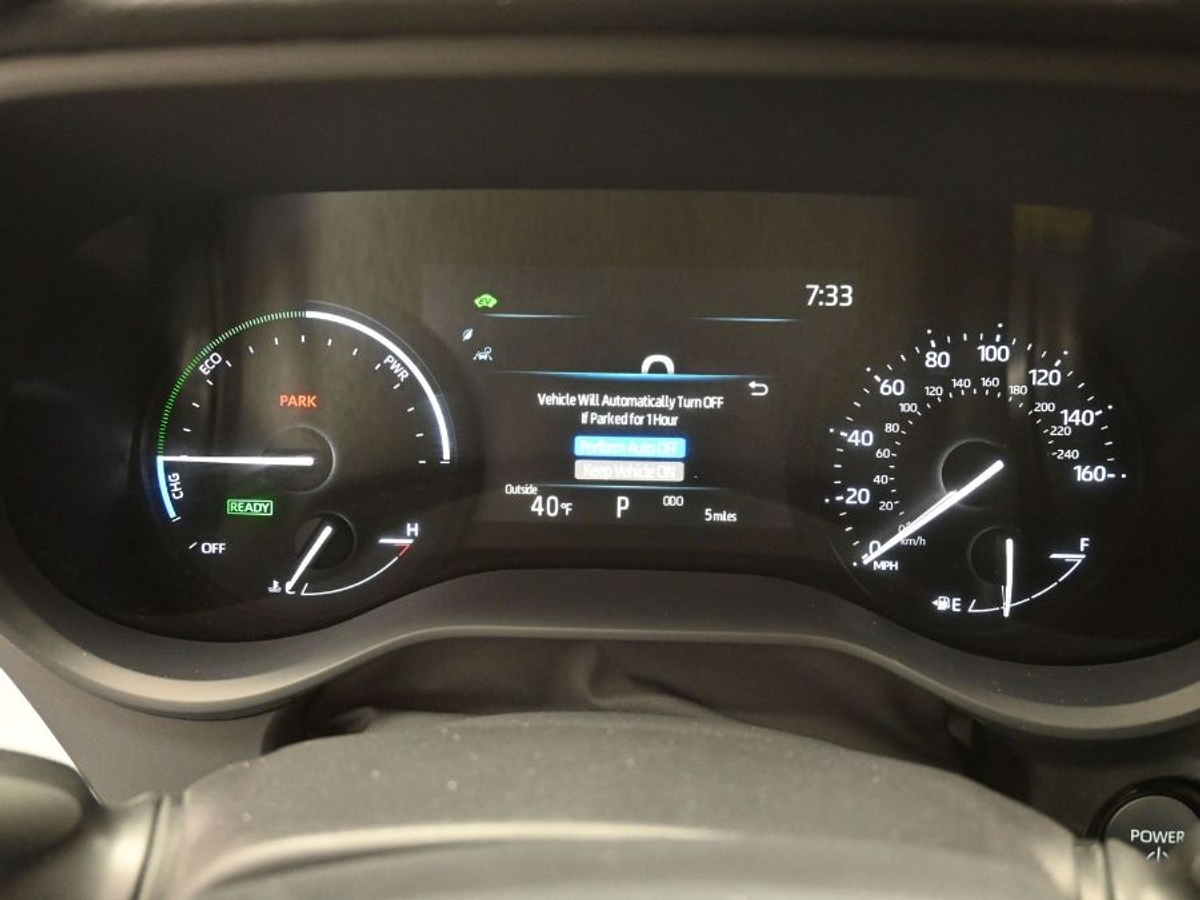 Black Toyota Sienna image number 15