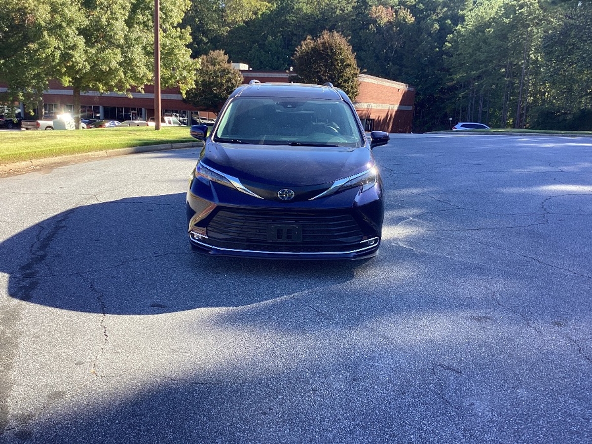 2024 TOYOTA SIENNA - Image 2