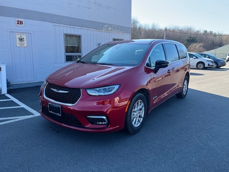 Red Chrysler Pacifica image number 3