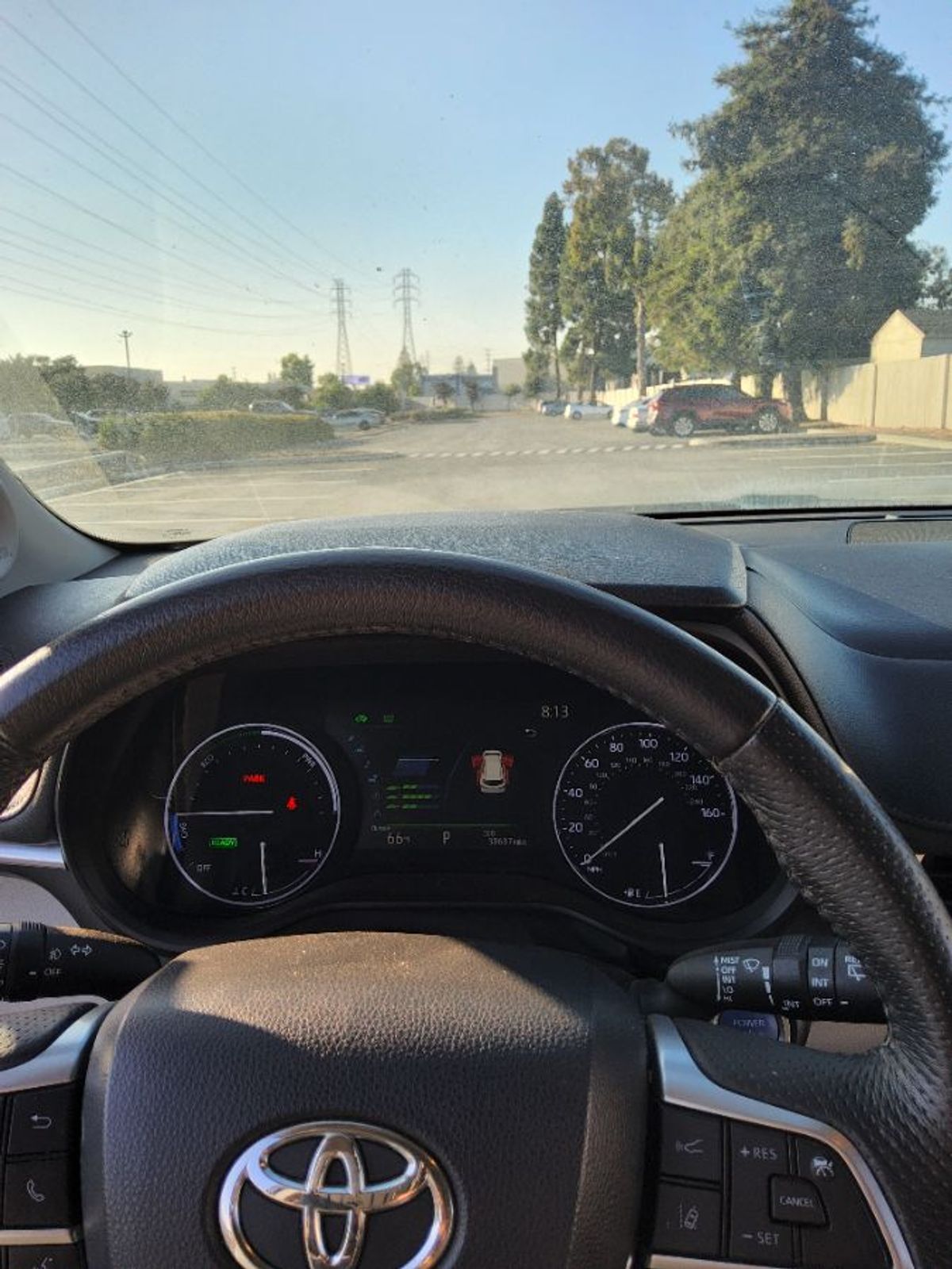 Grey Toyota Sienna image number 9