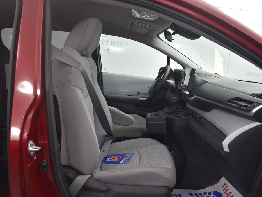 New 2025 Toyota Sienna Hybrid LE - BraunAbility Side Entry Entry Fold Out Automatic Ramp