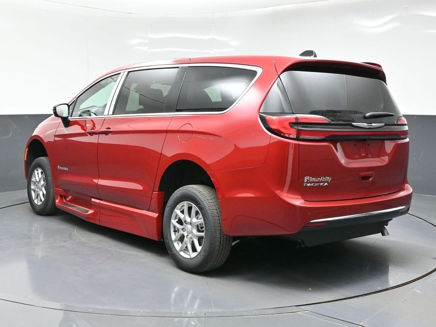 Red Chrysler Pacifica image number 4