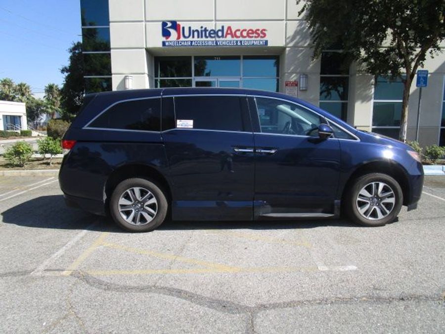 Used 2016 Honda Odyssey Touring - VMI Side Entry Entry In Floor Automatic Ramp