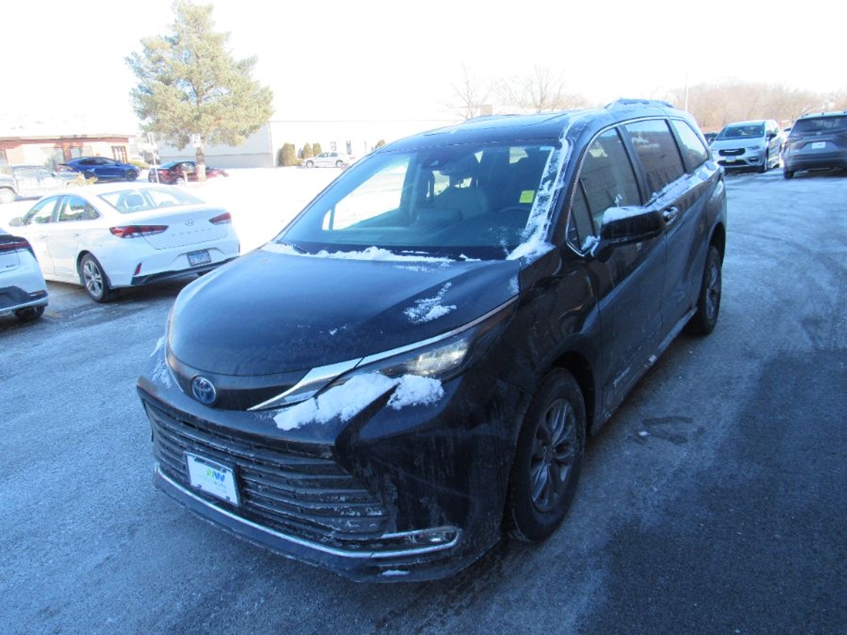 2024 TOYOTA SIENNA - Image 4