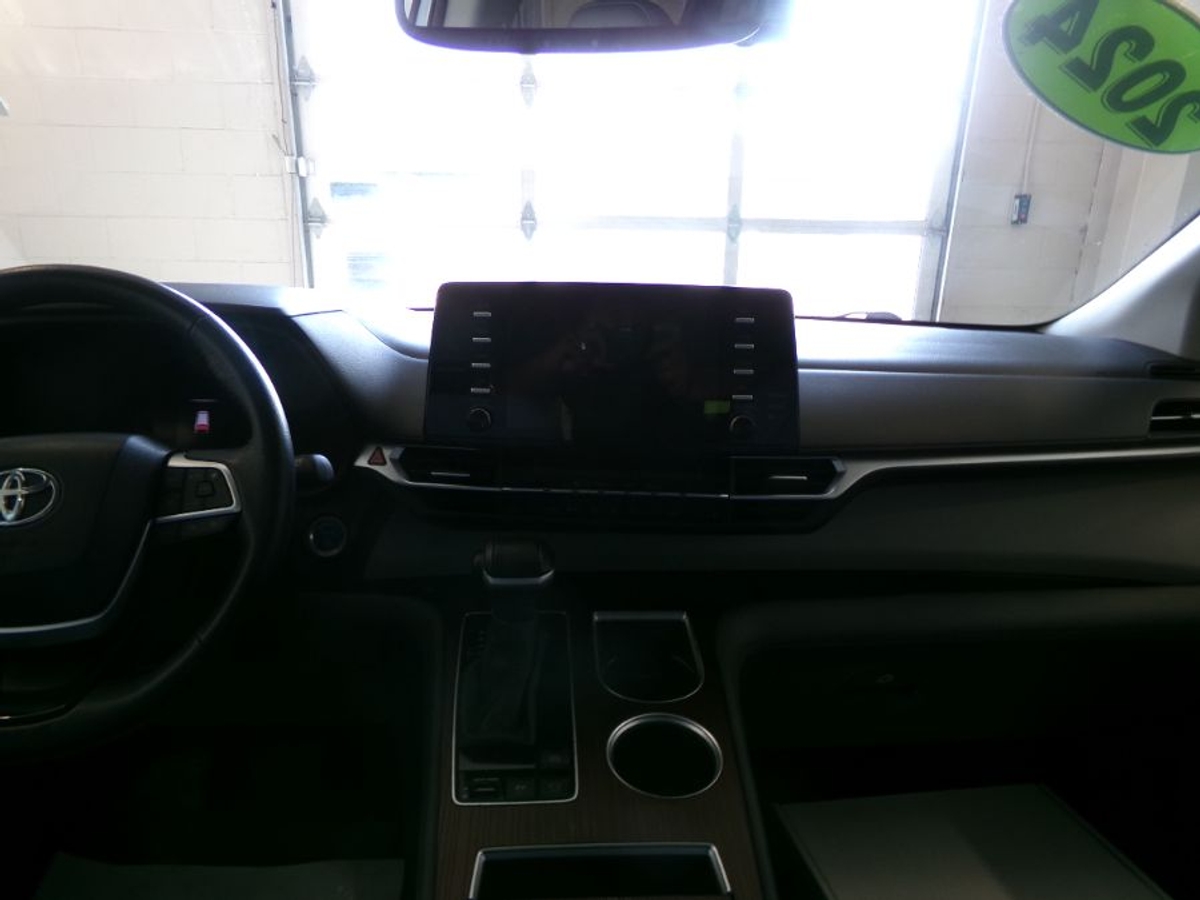 2024 TOYOTA SIENNA - Image 6