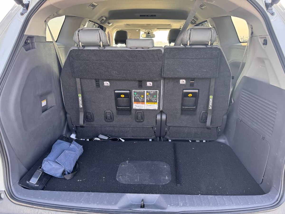 2023 TOYOTA SIENNA - Image 8