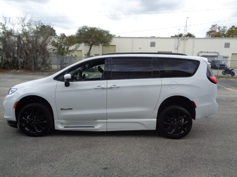 Used 2023 Chrysler Pacifica Touring L Sport - BraunAbility Side Entry Entry Fold Out Automatic Ramp