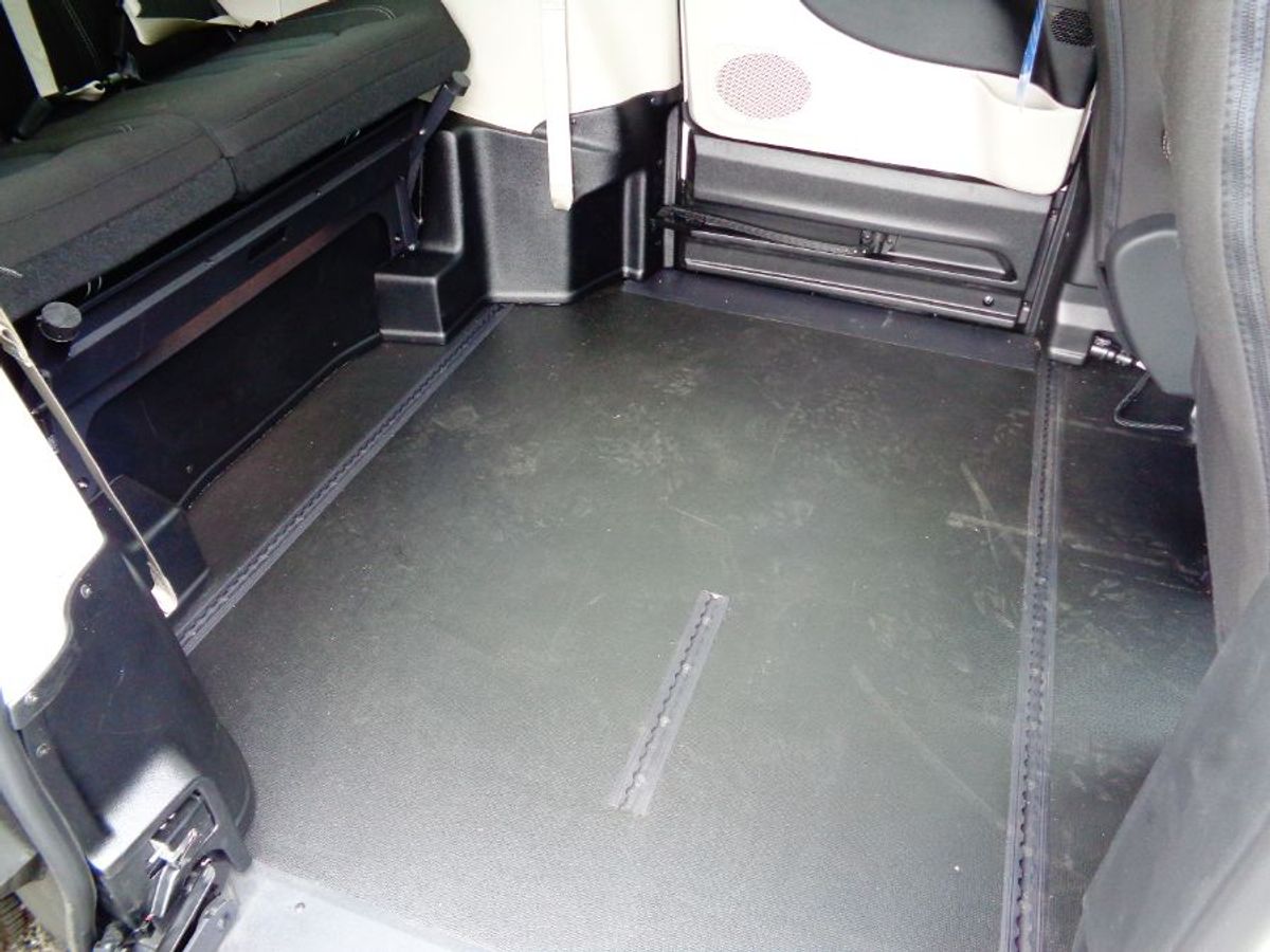 2023 CHRYSLER VOYAGER - Image 12