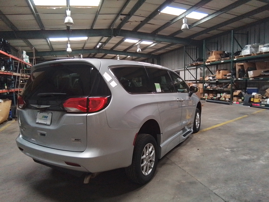 2023 CHRYSLER VOYAGER - Image 7