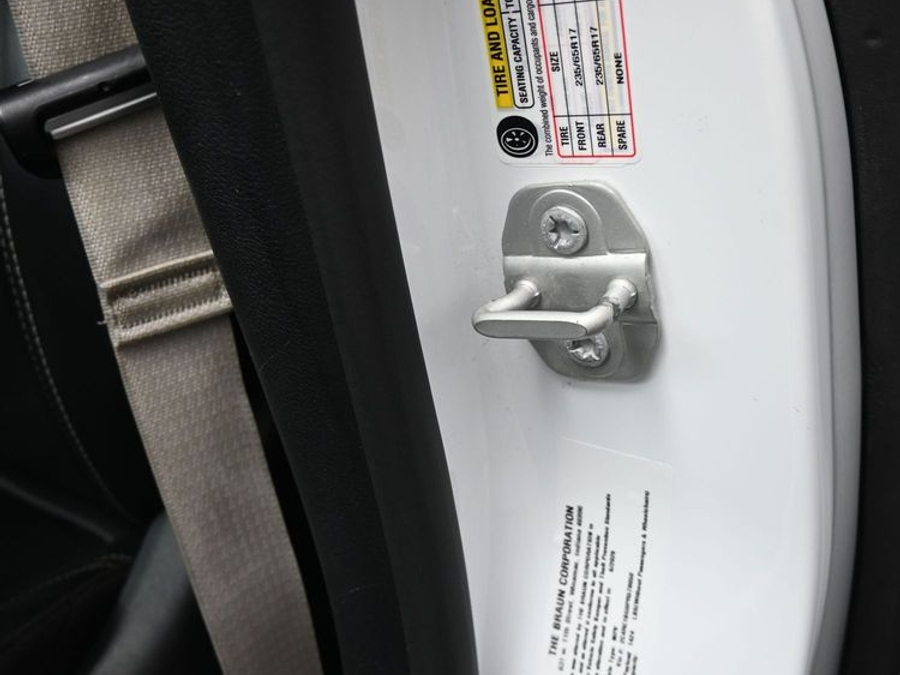 Used 2023 Chrysler Pacifica Touring L - BraunAbility Side Entry Fold Out Automatic Ramp
