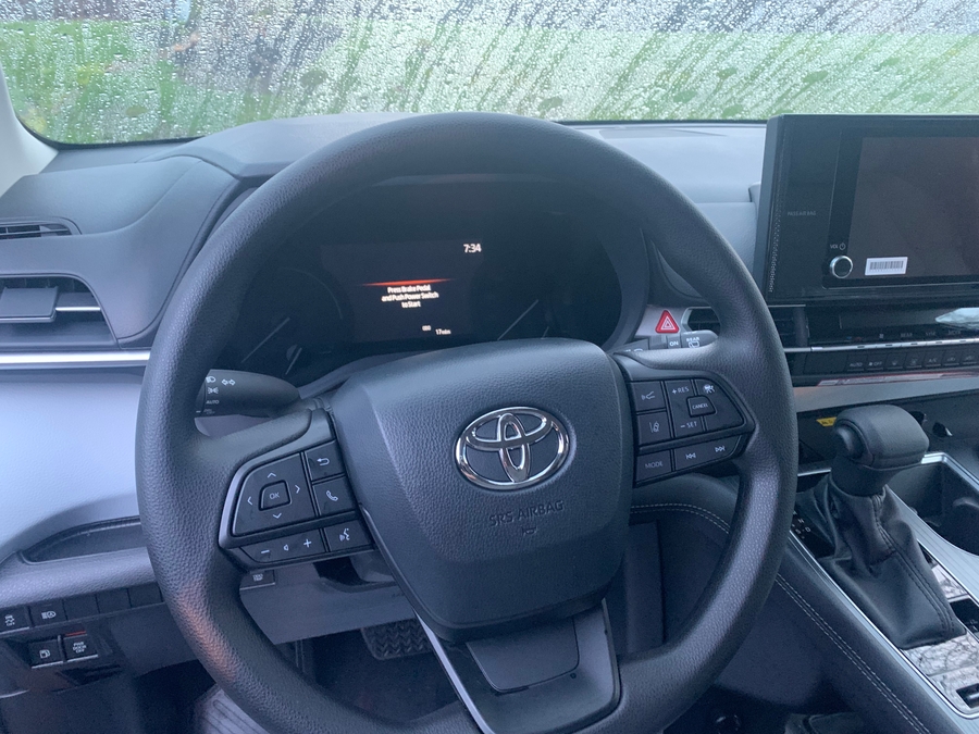 New 2026 Toyota Sienna Hybrid LE - Vantage Mobility Rear Entry Entry Fold Out Manual Ramp