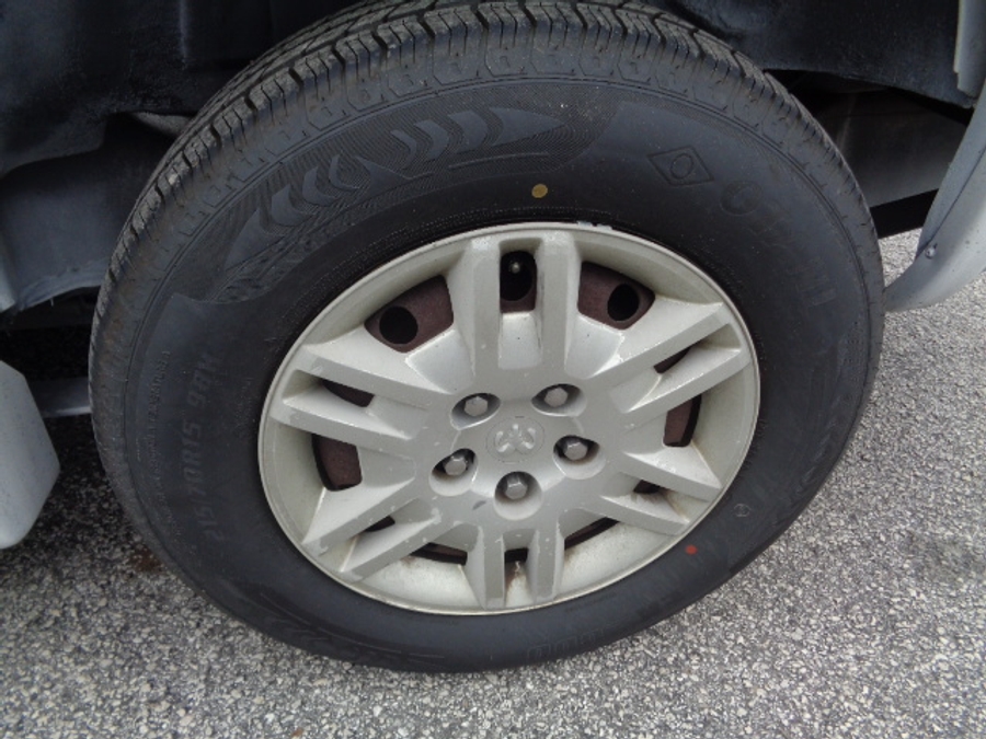 Used 2005 Dodge Grand Caravan SE - BraunAbility Side Entry Entry Fold Out Automatic Ramp