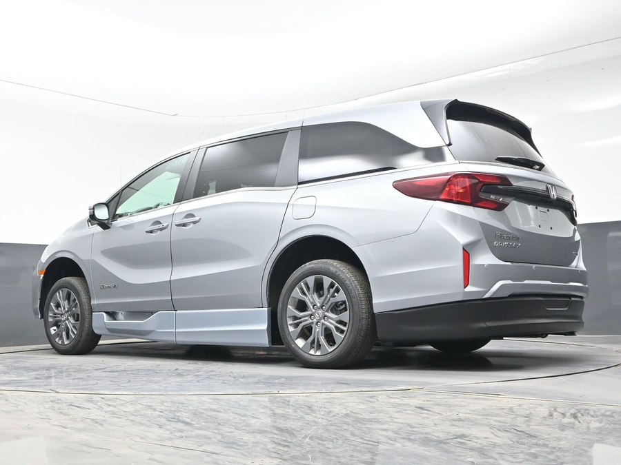 New 2026 Honda Odyssey Touring - BraunAbility Side Entry In Floor Automatic Ramp