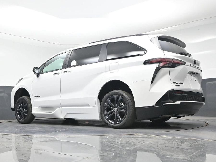 New 2026 Toyota Sienna Hybrid XSE Sport - BraunAbility Side Entry Entry Fold Out Automatic Ramp