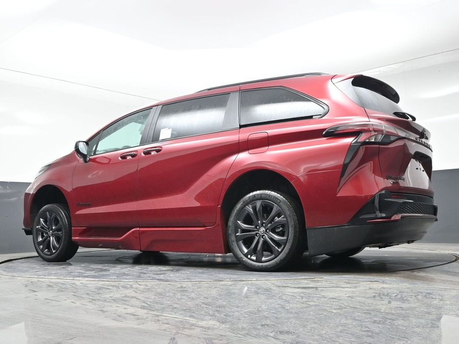 New 2026 Toyota Sienna Hybrid XSE Sport - BraunAbility Side Entry Entry Fold Out Automatic Ramp