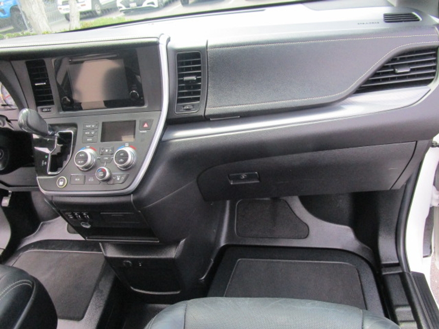 Used 2017 Toyota Sienna SE - BraunAbility Side Entry Entry In Floor Automatic Ramp