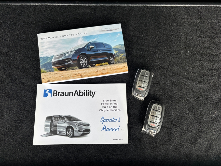 Used 2023 Chrysler Pacifica Touring L Safety - BraunAbility Side Entry Entry In Floor Automatic Ramp