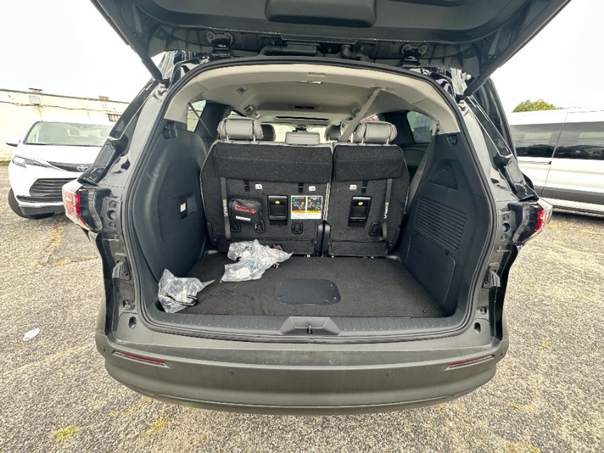 2025 TOYOTA SIENNA - Image 21