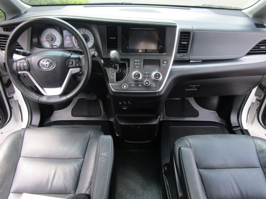 Used 2017 Toyota Sienna SE - BraunAbility Side Entry Entry In Floor Automatic Ramp