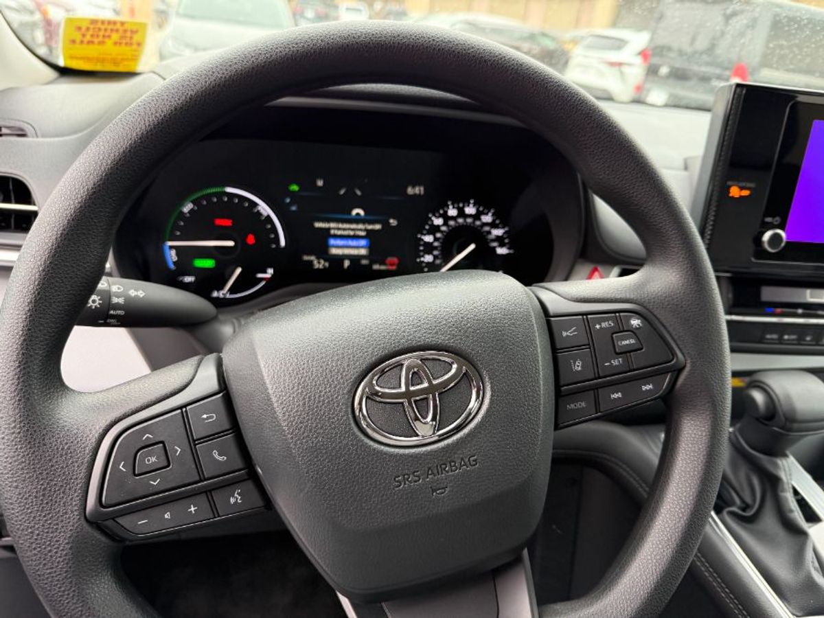 2025 TOYOTA SIENNA - Image 14