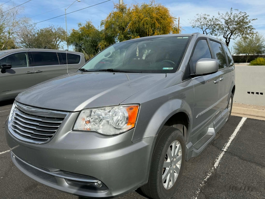 Used 2016 Chrysler Town and Country Touring - VMI Side Entry Entry In Floor Automatic Ramp
