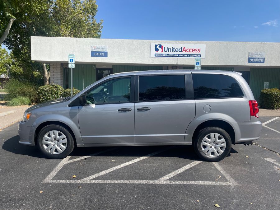 Used 2019 Dodge Grand Caravan SE - International Mobility Rear Entry Entry Fold Out Manual Ramp