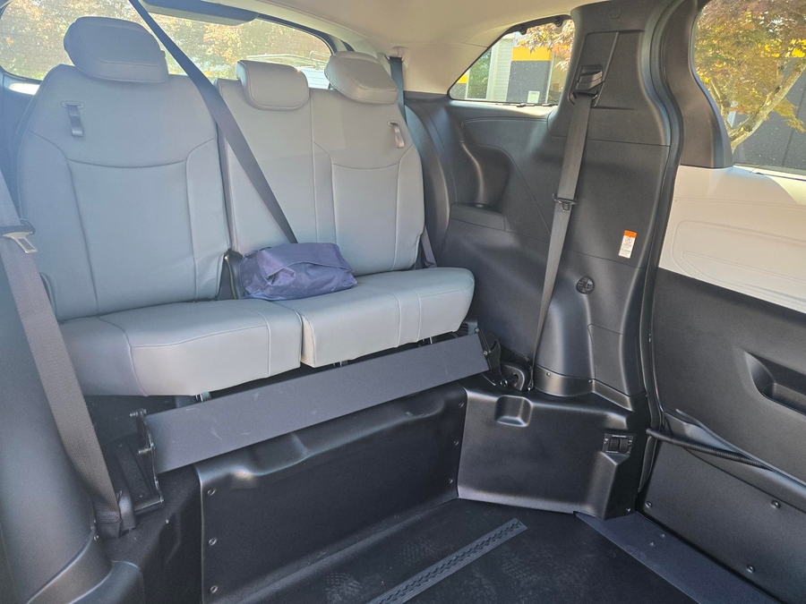 Used 2022 Toyota Sienna Hybrid XLE - BraunAbility Side Entry Fold Out Automatic Ramp