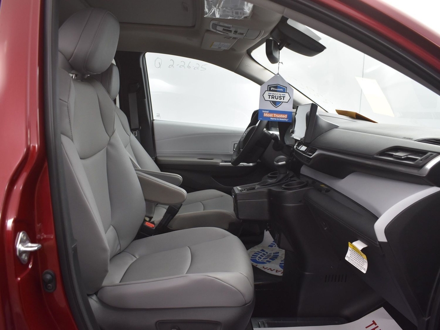 New 2025 Toyota Sienna Hybrid XLE Plus - BraunAbility Side Entry Entry Fold Out Automatic Ramp