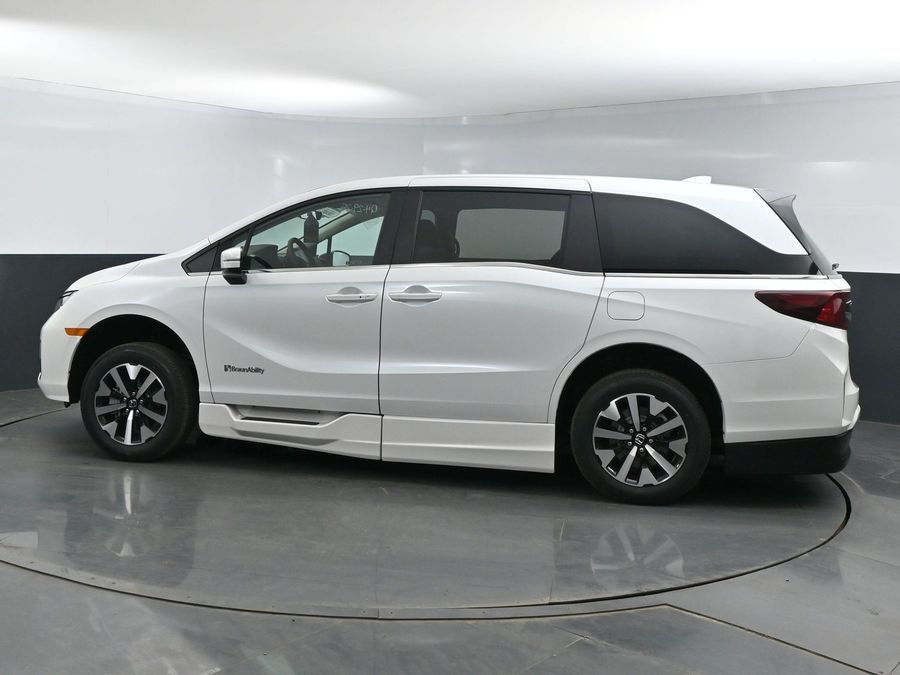New 2025 Honda Odyssey EX-L - BraunAbility Side Entry Entry In Floor Automatic Ramp