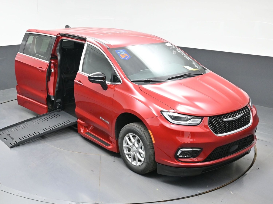 Red Chrysler Pacifica image number 26