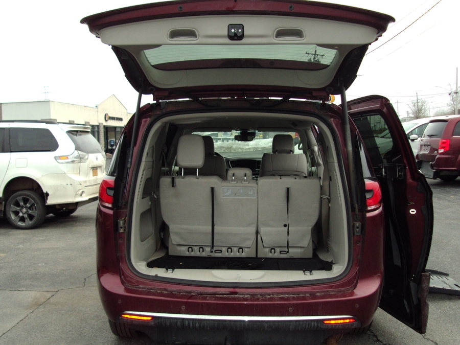 Used 2021 Chrysler Pacifica Touring L - BraunAbility Side Entry Entry Fold Out Automatic Ramp
