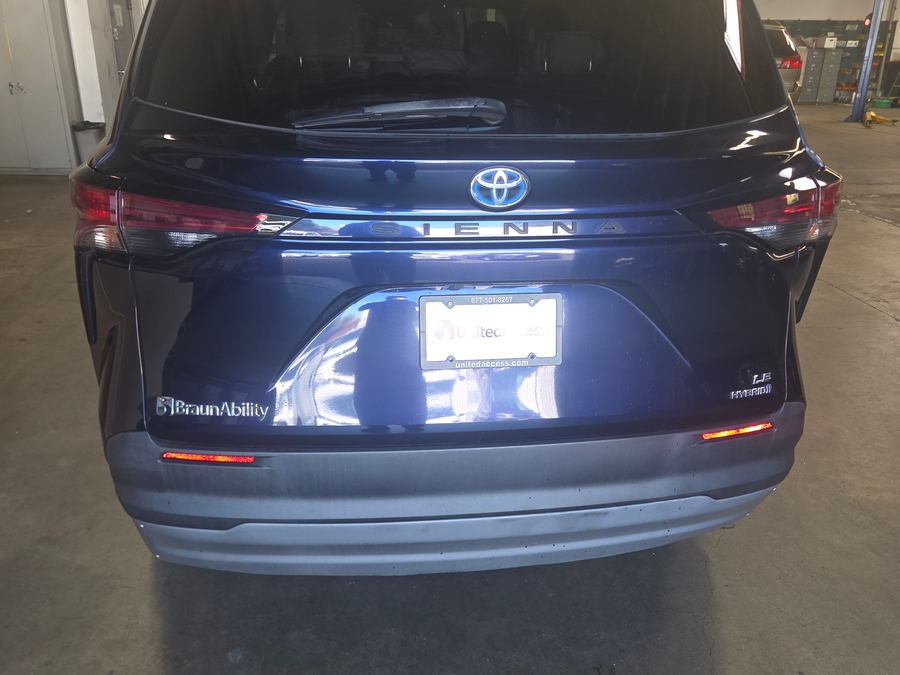 Used 2022 Toyota Sienna Hybrid LE - BraunAbility Side Entry Fold Out Automatic Ramp