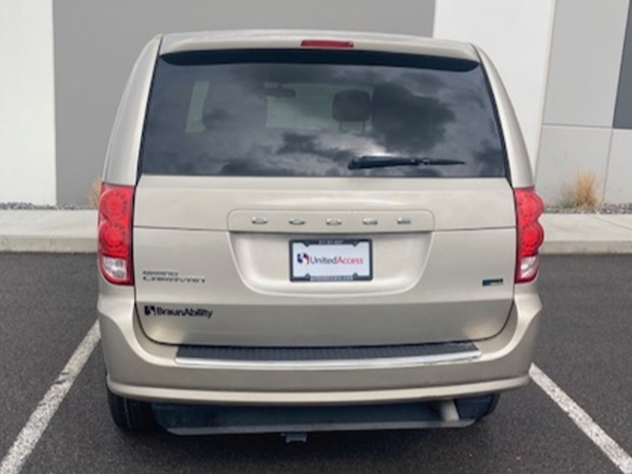 Used 2013 Dodge Grand Caravan SXT - BraunAbility Side Entry Entry Fold Out Automatic Ramp