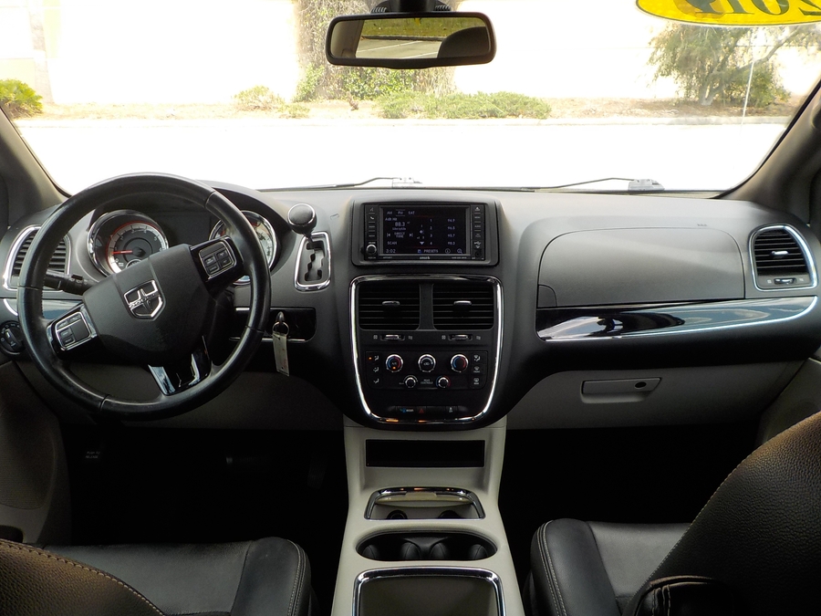 Silver Dodge Grand Caravan image number 8