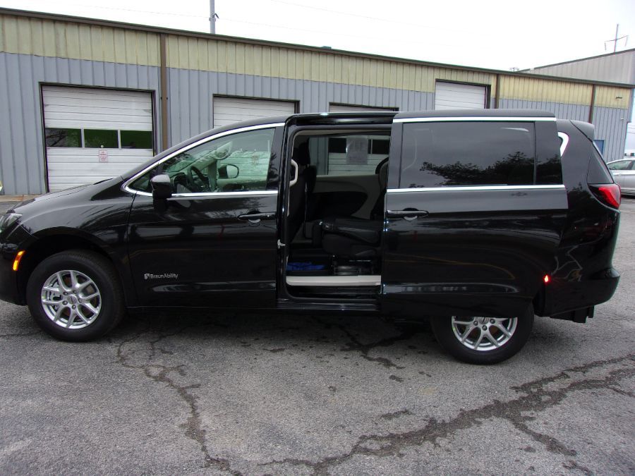 2022 CHRYSLER VOYAGER - Image 2