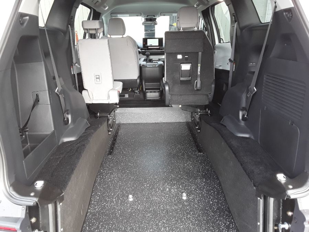 2025 TOYOTA SIENNA - Image 20