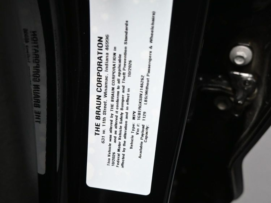 New 2027 Chevrolet Traverse 1LT - BraunAbility Side Entry In Floor Automatic Ramp